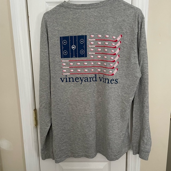 Vineyard Vines Other - Vineyard vines size medium hockey/flag longsleeve T-shirt